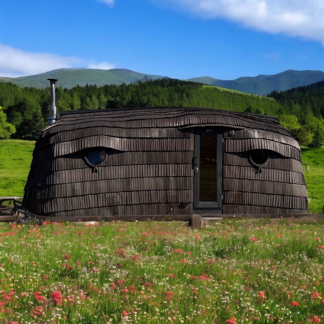 https://www.boatsauna.com/wp-content/uploads/2025/04/Suur-keskm-uksega-saun-Photoroom.jpg